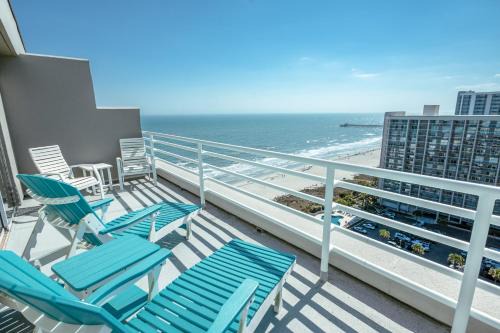 Arcadian Shores Apartment | 1815 North Hampton, Ocean view condo with full access! condo