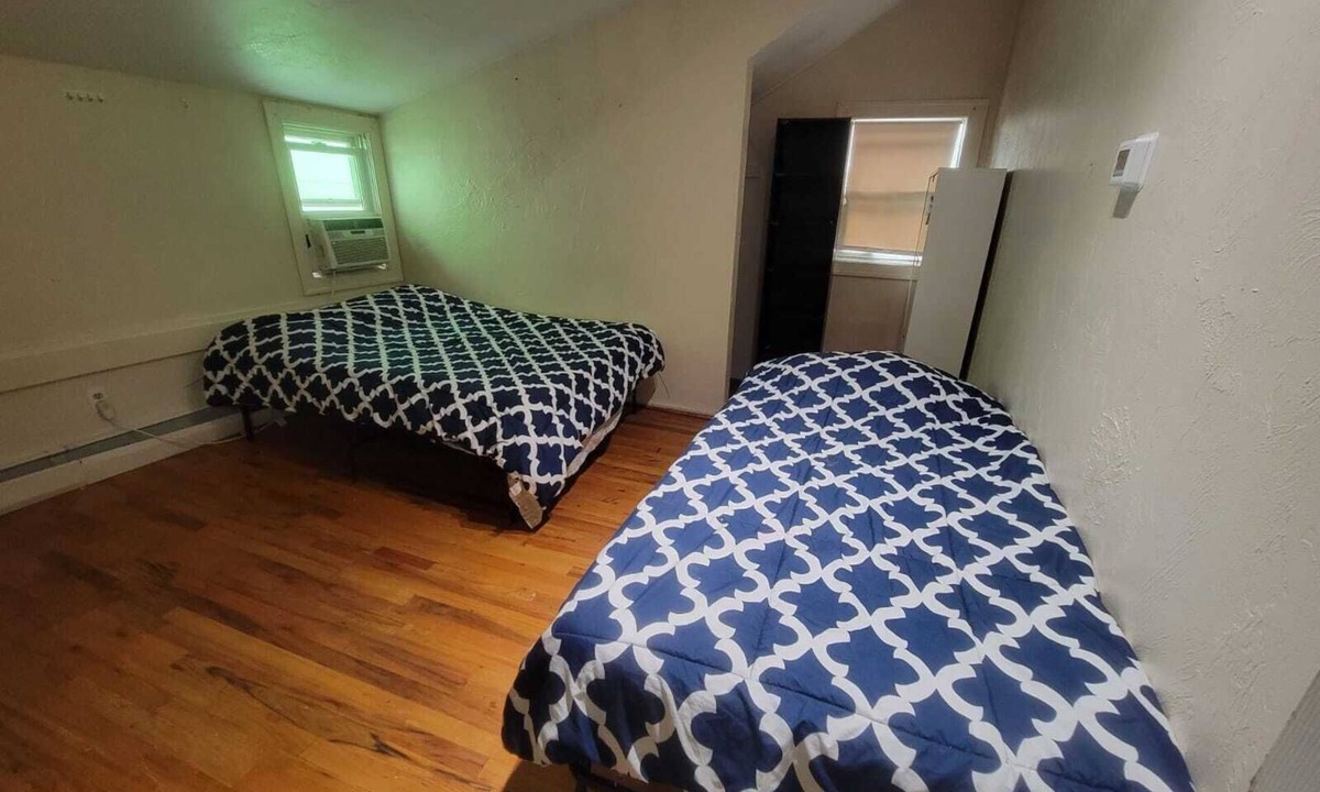 Hyde Square House | 184 Heath St