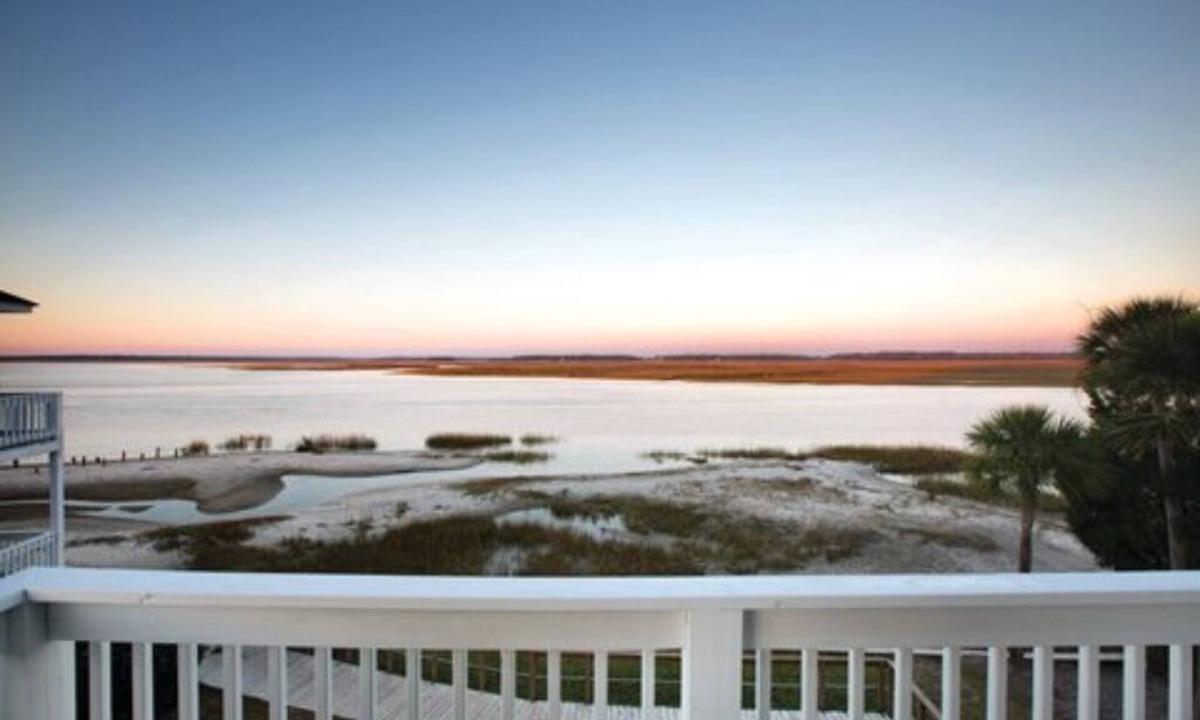 Ocean Ridge Condo | 2 Bedroom Lockoff Suite on Edisto Beach. 2 Living Areas, 2 Kitchens!