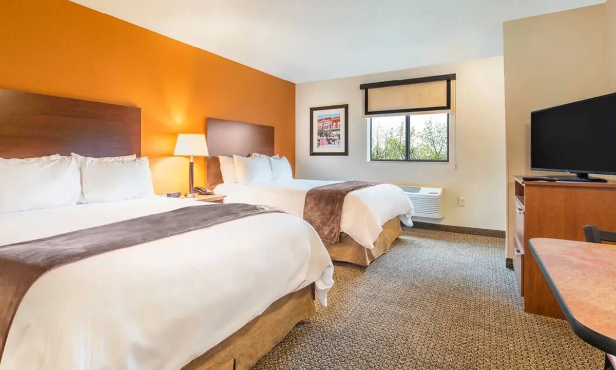 Lithia Springs Hotel | 2 Fully Equipped Rooms – Ideal for Families & Extended Stays in One Booking