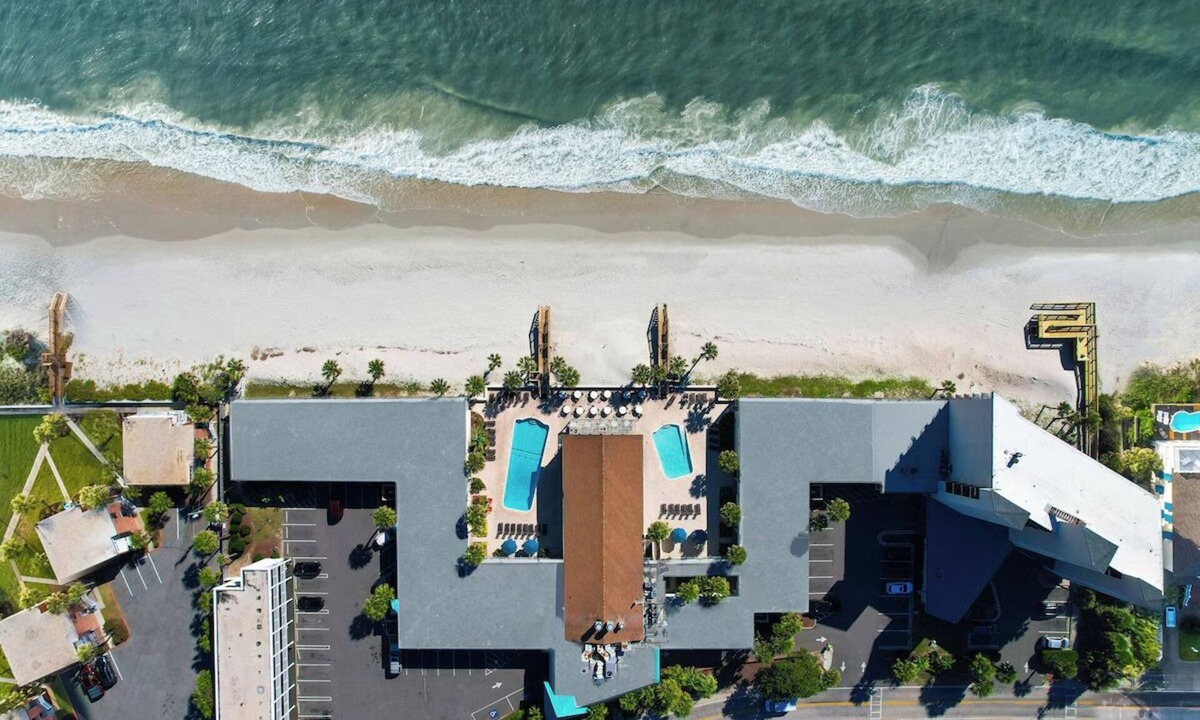 Litchfield by the Sea Hotel | 2 Units l Oceanfront Stay Near Pawleys Island w/Easy Beach Access