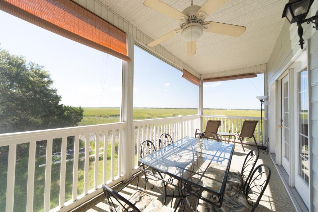 Folly Beach House | 2A Marsh Winds