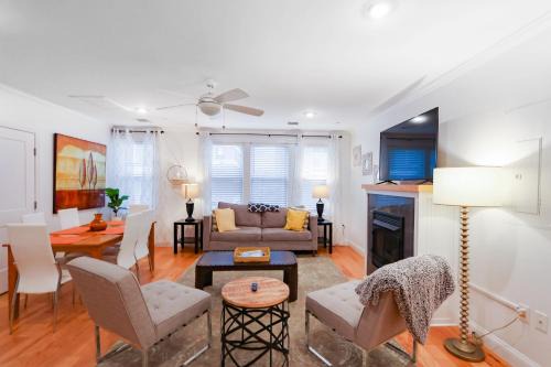 Harrison Lenox Apartment | 2BR2BA South End Gem Steps to Northeastern