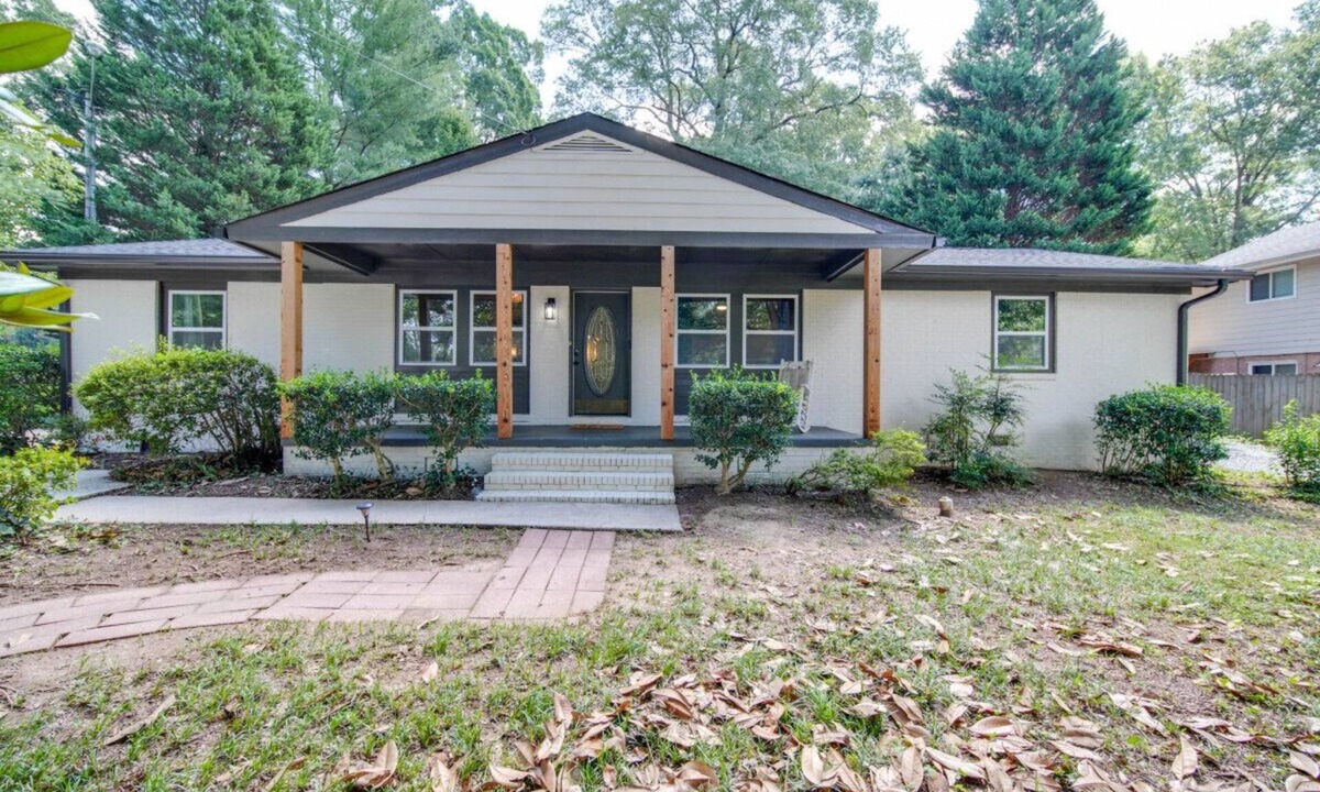 Gastonia House | 3-BR Family Friendly Fun Find! — Foosball—Piano