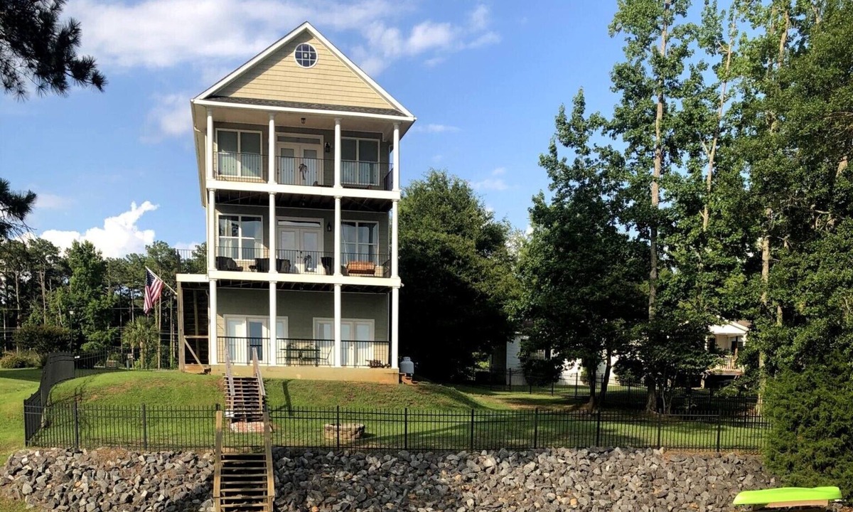 Winnsboro House | 3 Story 5 Bed 4 1/2 bath Lakefront Retreat ELEVATOR, 2-Story Dock & Sunset Views