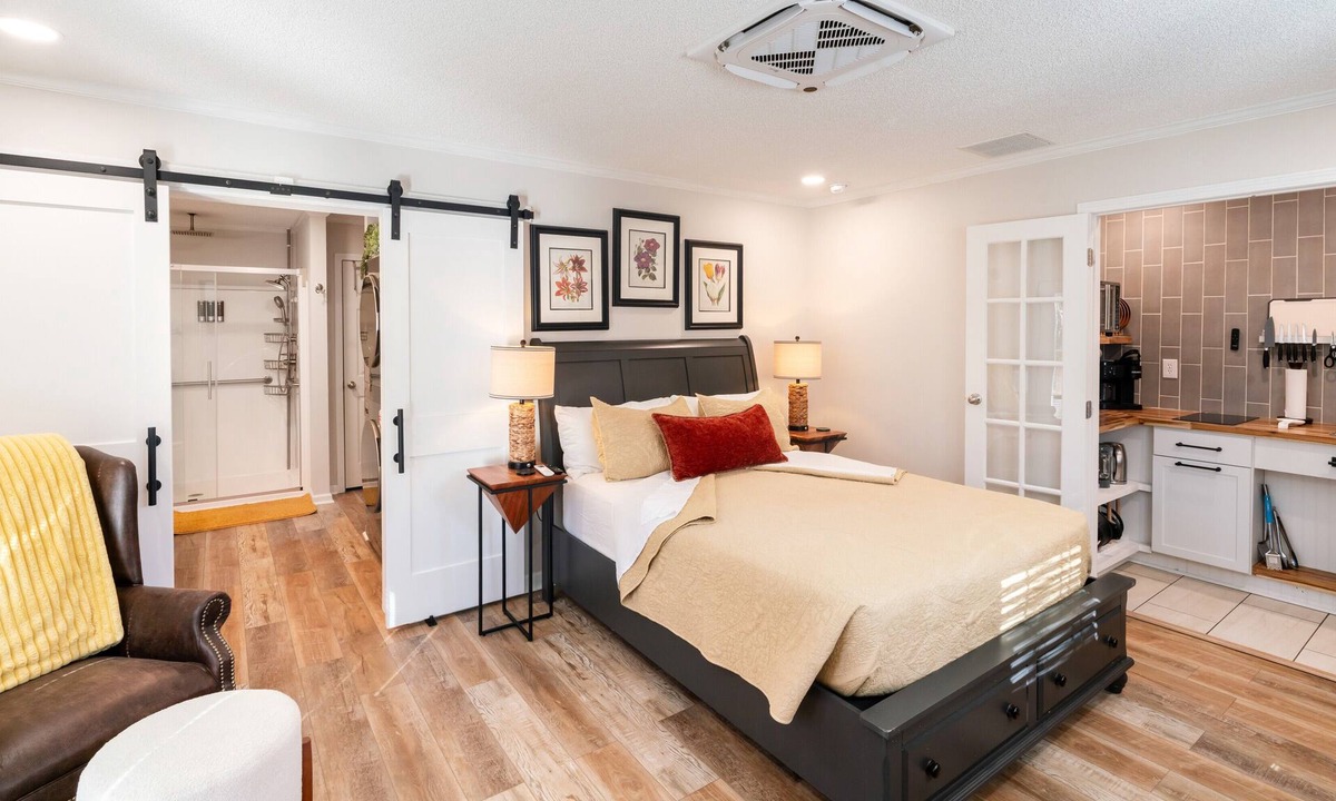 Waxhaw Apartment | 380 sf 3 min From DT Waxhaw Sleeps 2 Private Patio The Little Big Suite