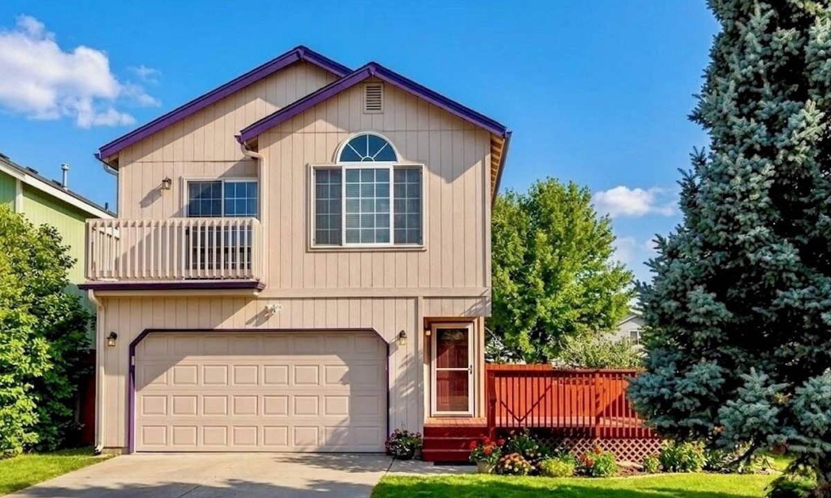 Sand Lake House | 3BR Anchorage House Near Airport Quiet Neighborhood Work-Friendly