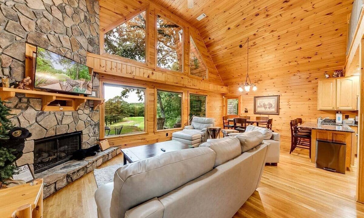 Helen Cabin | 3BR Helen cabin with hot tub, mountain views, and easy downtown access.