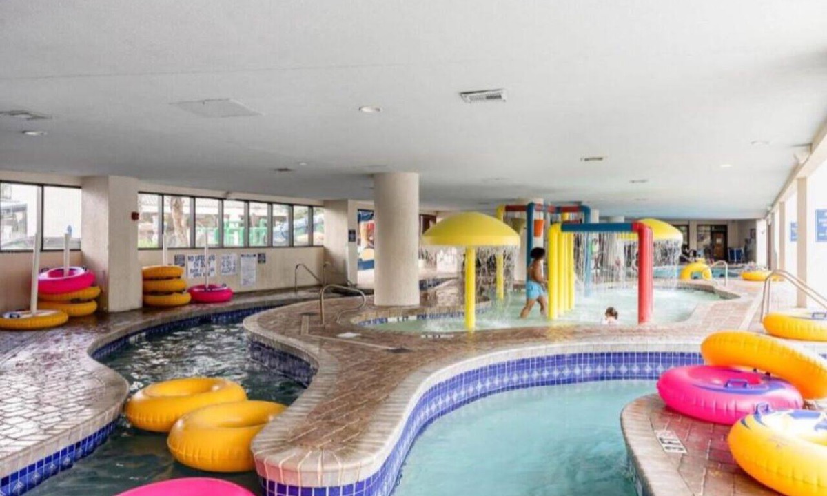 Myrtle Beach Hotel | 4 Beachside Retreat Near Broadway at the Beach | 3 Bedroom Condo Unit w/Balcony