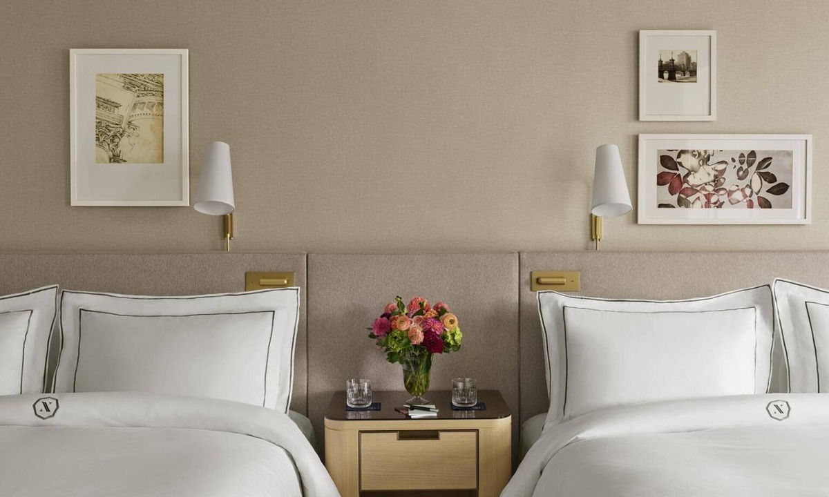 Back Bay East Hotel | 4 Park View 2 Queen Beds at The Newbury Boston!