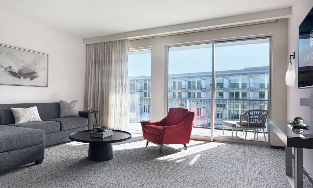 Ivins Hotel | 4 Sunlit Desert Rooms with Stunning Panoramic Views and Comfort - Weekend Stay
