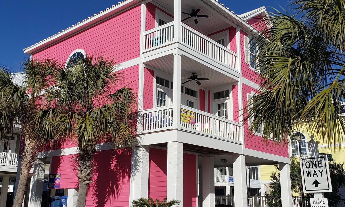 Myrtle Beach House | 4BR Myrtle Beach Home near Boardwalk w/Pool – Close to Conway Festivals & Golf!