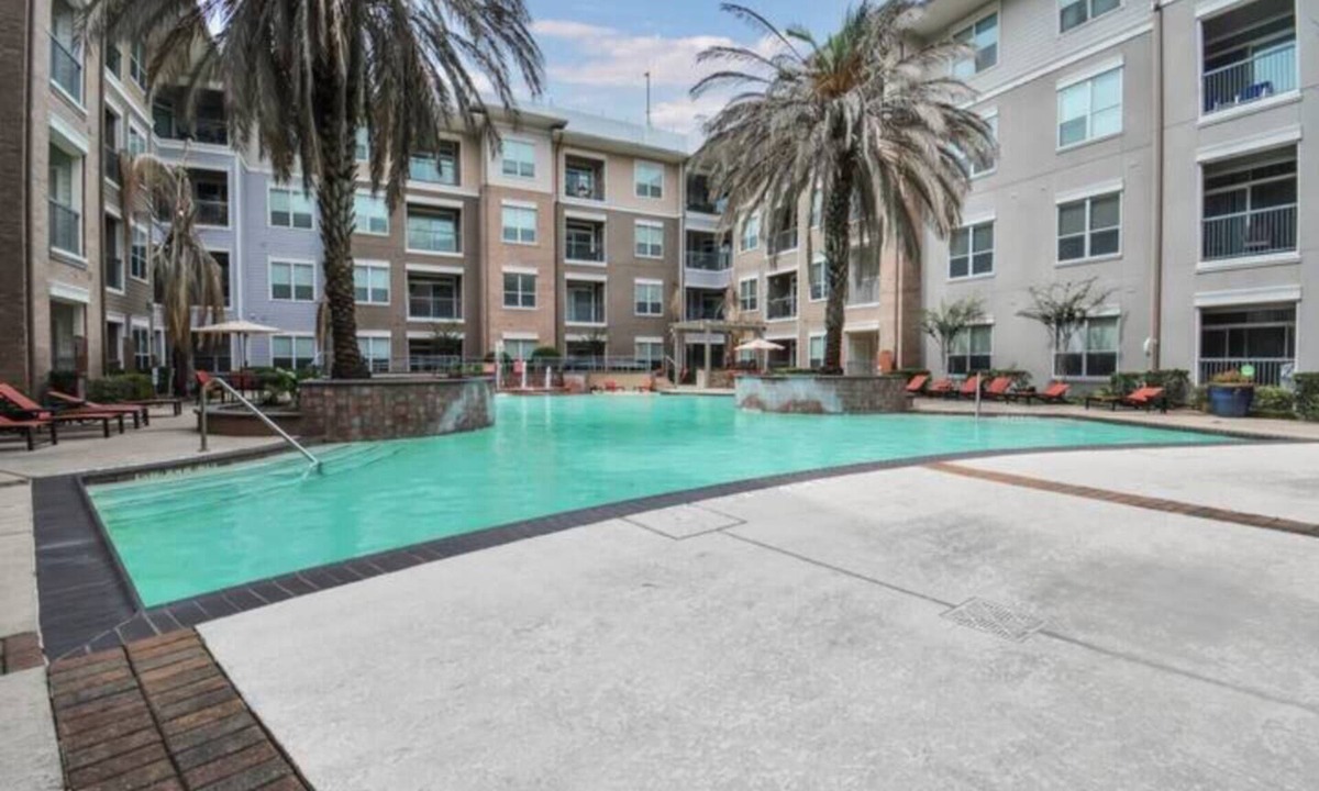 Astrodome Apartment | 5-Min Drive to NRG Stadium | 1 mile to Texas Med Center | Resort Style Pool
