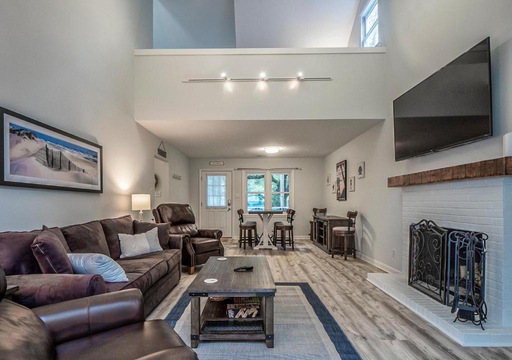 Tarpon Pond House | 545 Tarpon Pond Cottage