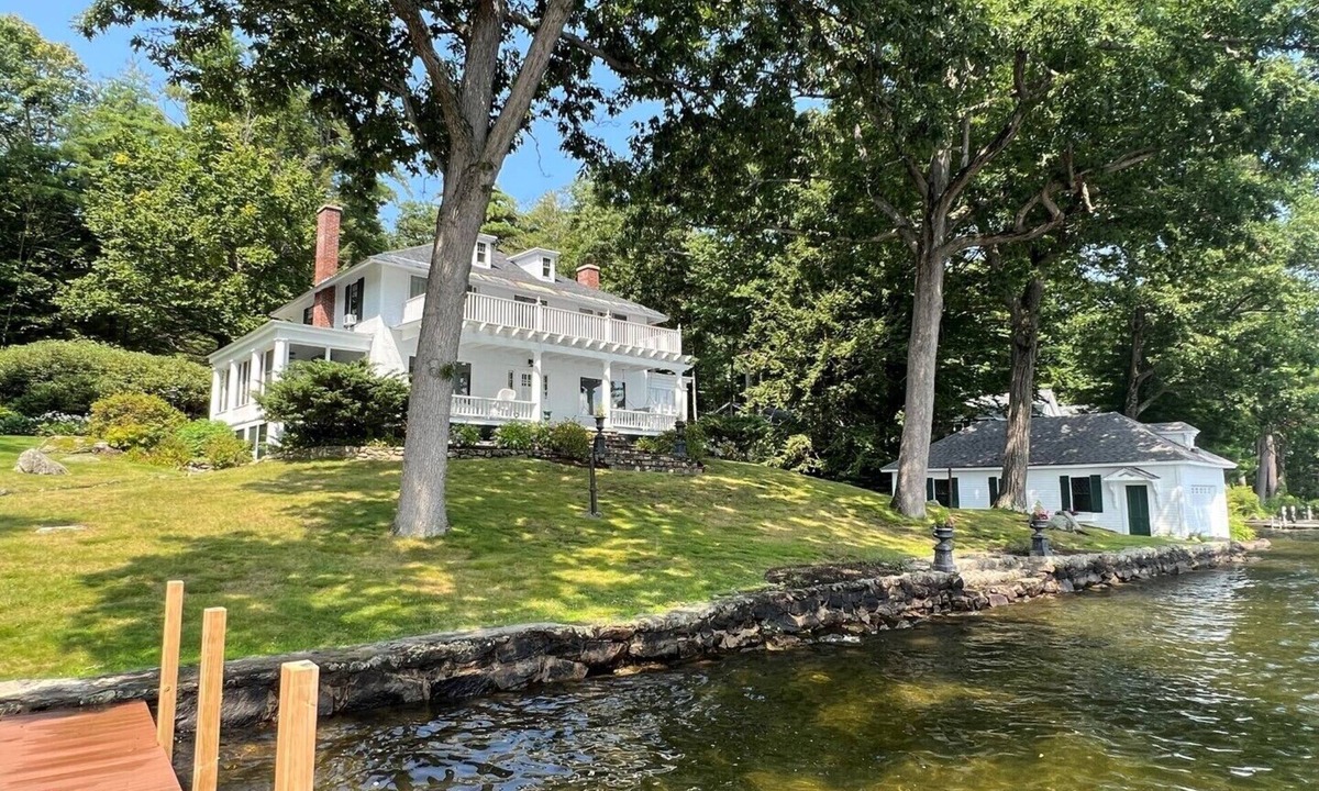 Wolfeboro House | 551 - Sewall Road estate
