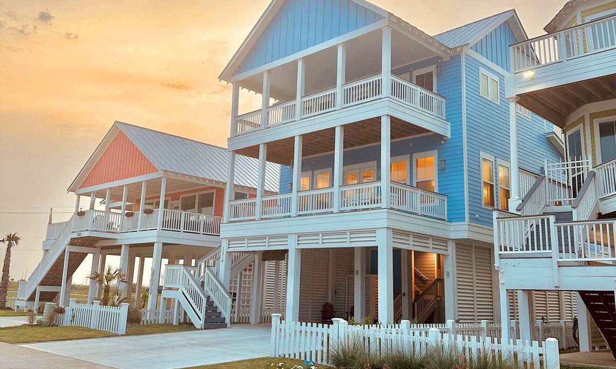 Beachside Village House | 5BR Luxury Beach Retreat - Ocean Views - The Breeze Kneez