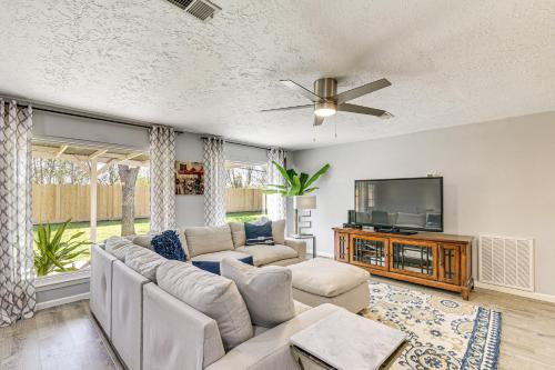 Heritage Park House | 6 Mi to Clear Lake: Family Home w/Patio & Yard