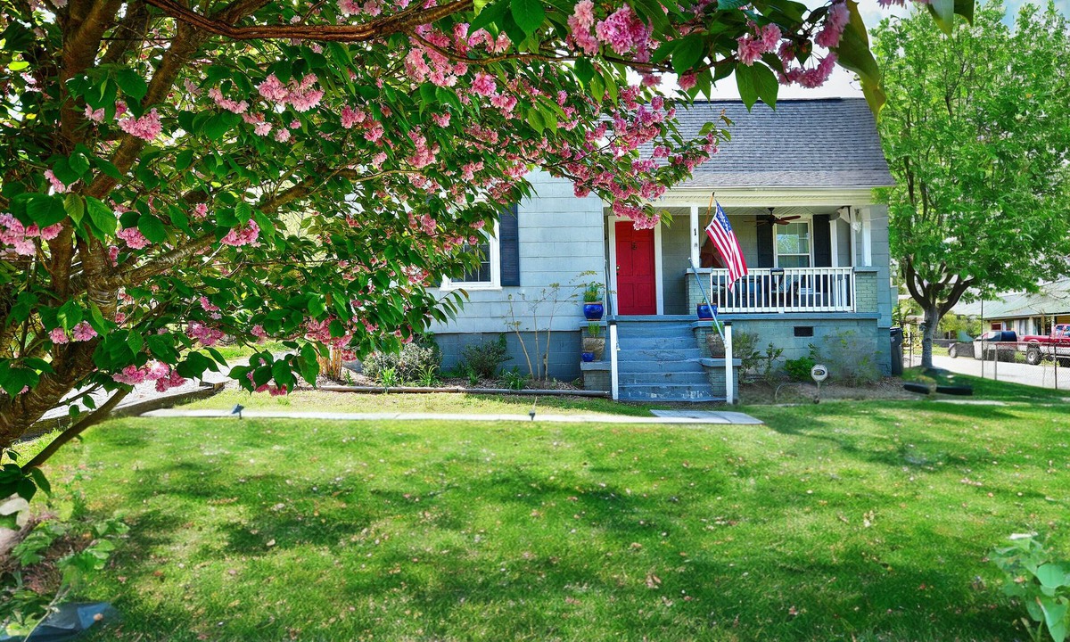 Dunean House | 8 Minutes to Downtown Greenville, Near Prisma, 2BR Home, King Bed, Fenced Yard