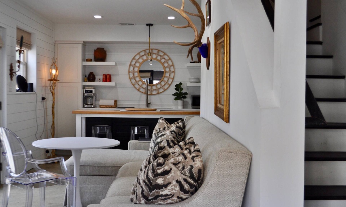 Charlotte House | A Cozy and Chic Studio