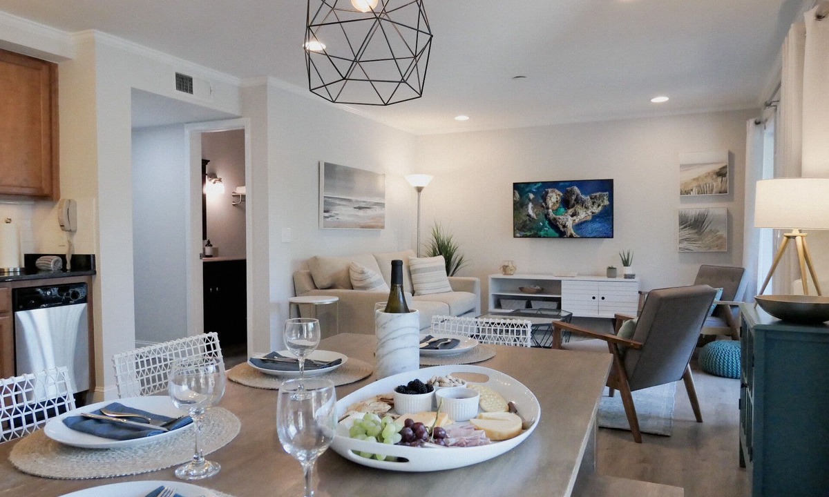 Folly Field Condo | Admiral Row - first floor! Relax beachfront, pickleball & pool! Sun & Sea HHI