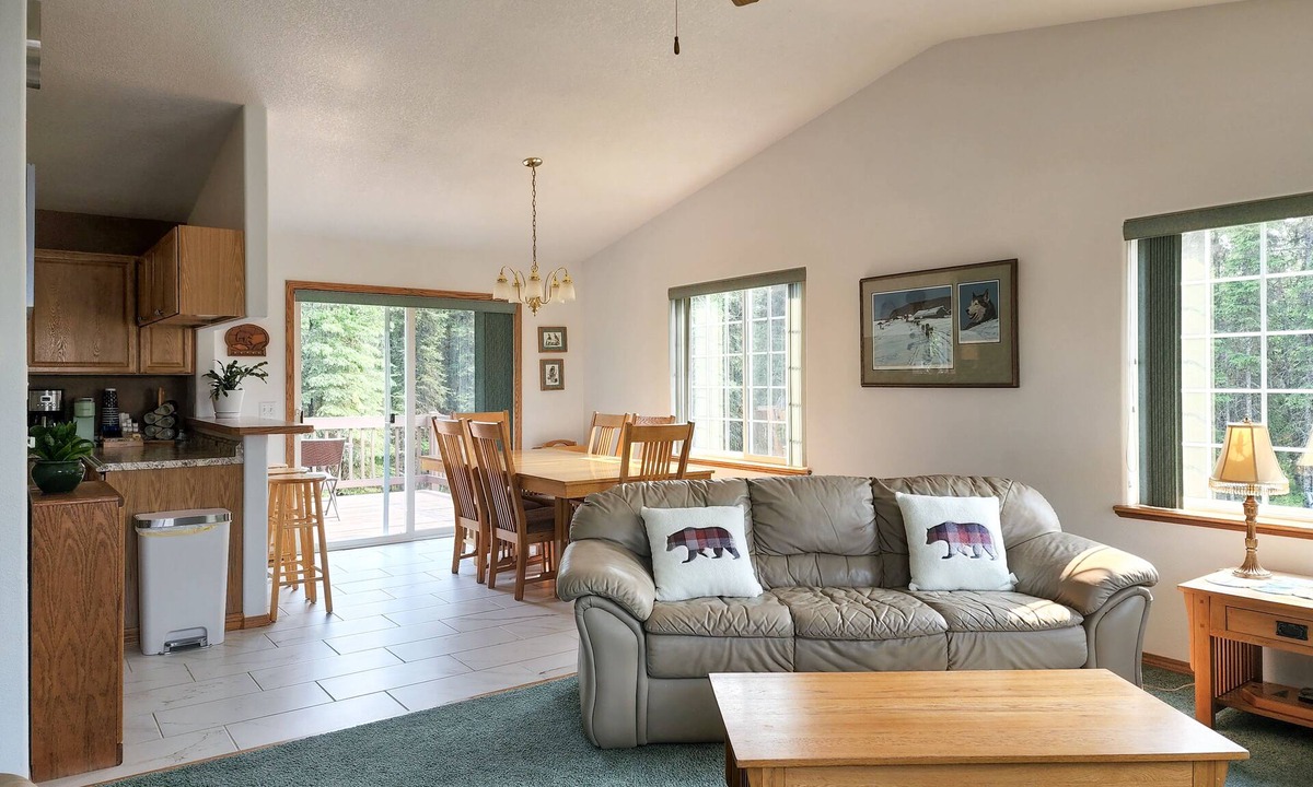 Sterling House | Alaska Fly In/Drive In, Kenai Peninsula Lodging