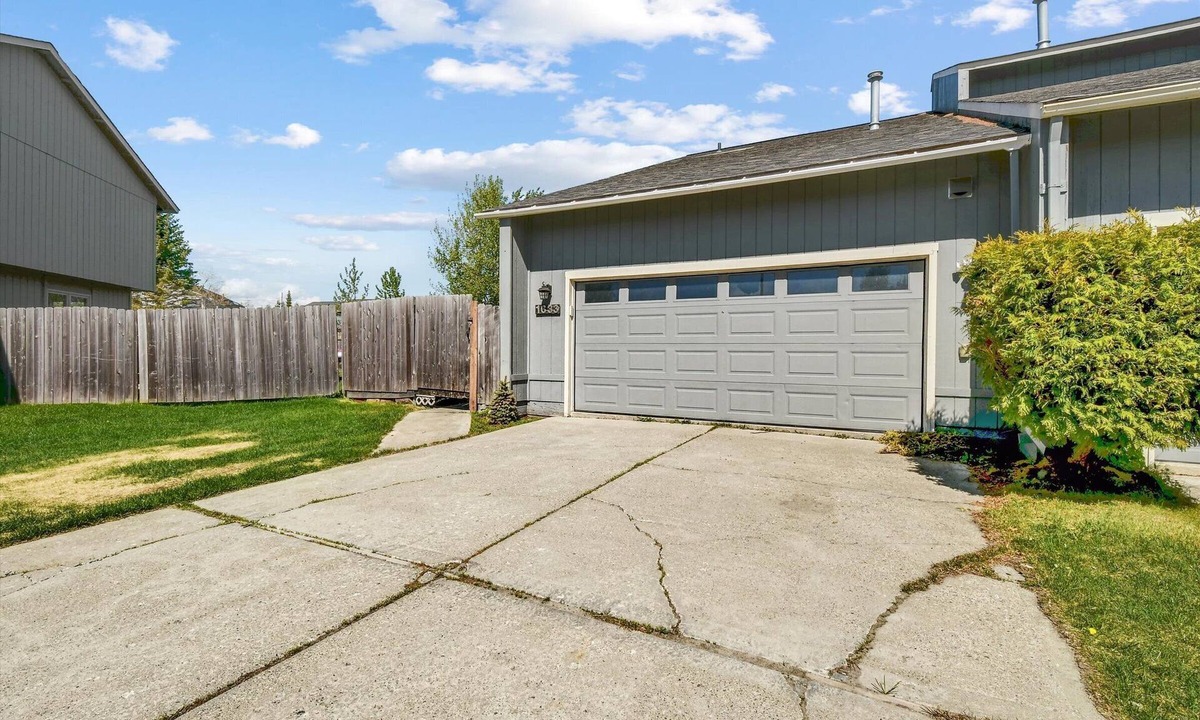 Bayshore - Klatt House | Alaska Memories Begin Here!