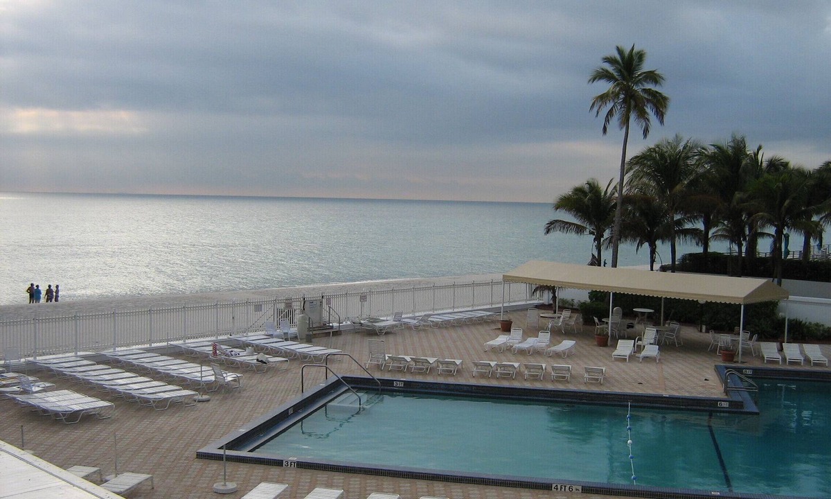 Hollywood South Central Beach Condo | ALEXANDER TOWERS CONDO, HOLLYWOOD FLORIDE, OCEAN, BEACH, SEA