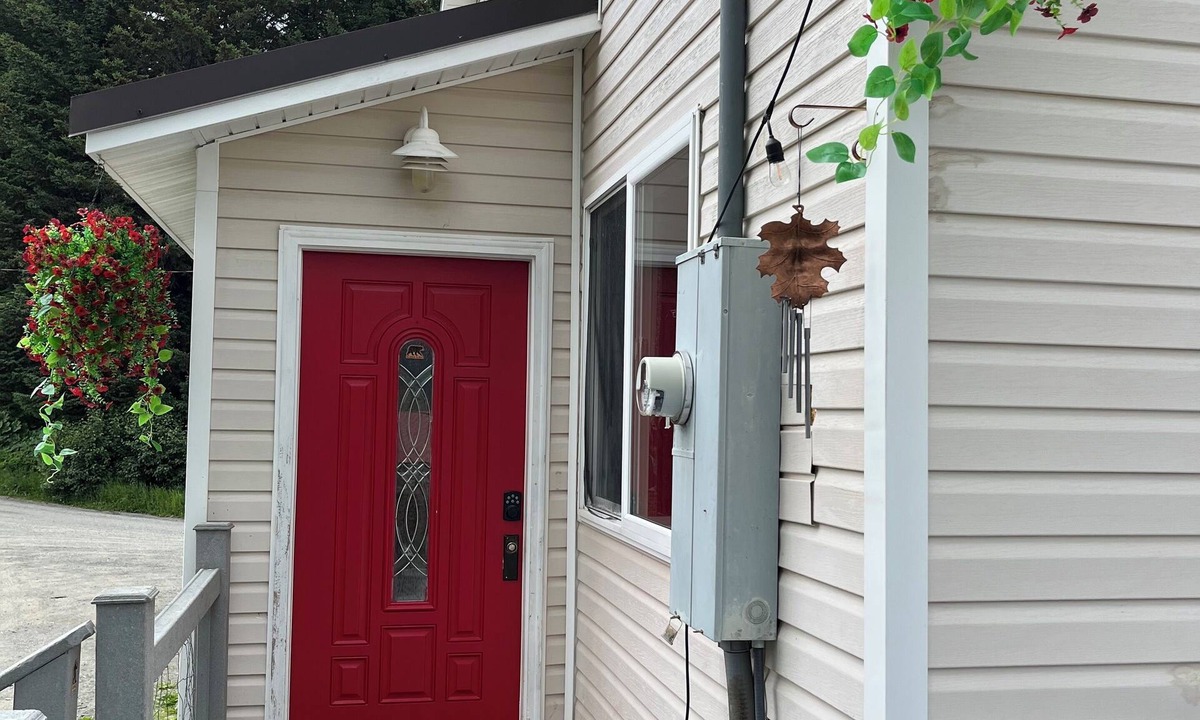 Seldovia Bed & Breakfast | “Authentic Alaska Coastal Retreat Walk to Boardwalk Wildlife & Ocean Adventure”