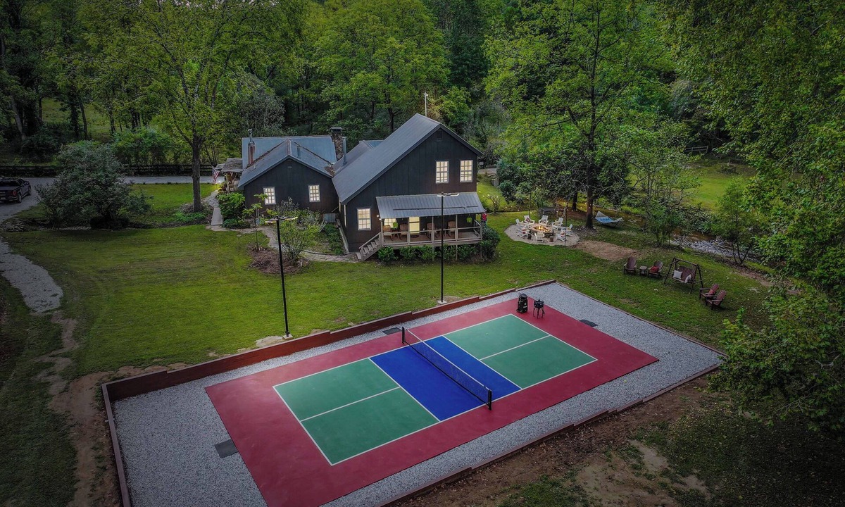 Dahlonega Other | Authentic Cherokee Cabin Farm: Pickleball, Firepit, Swing, Creeks, Grills