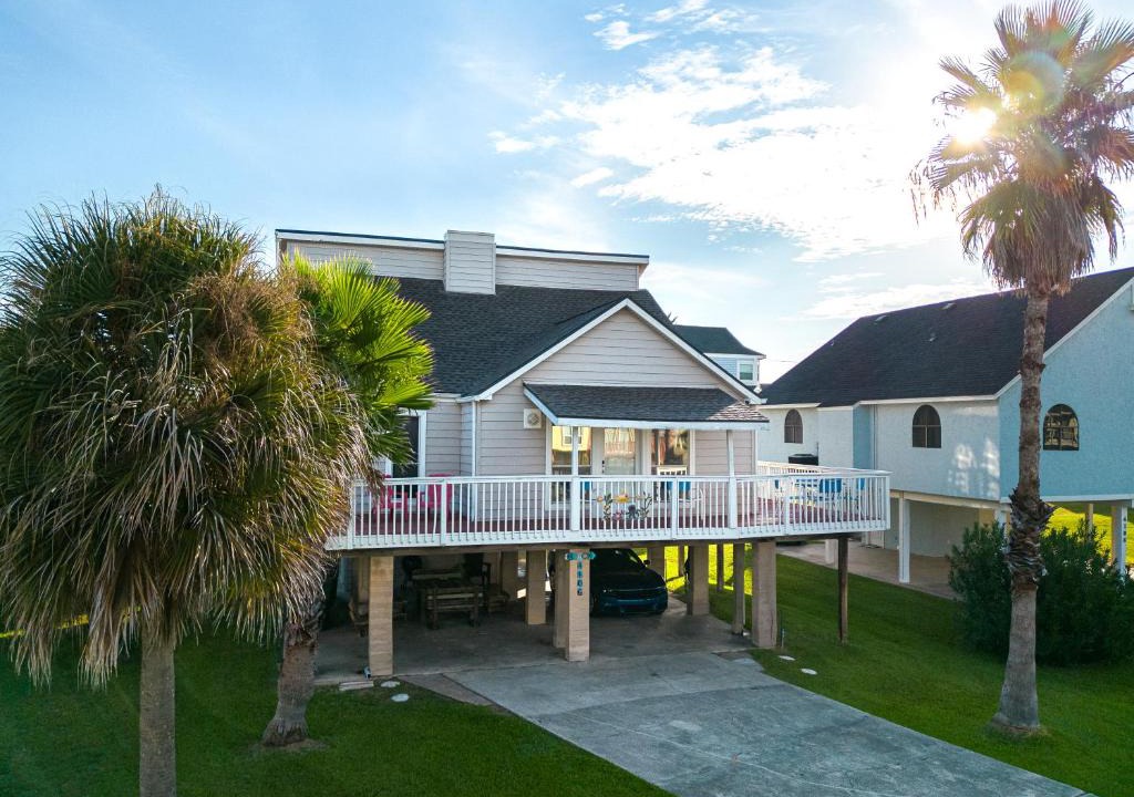 Pirates Beach House | Beach Mode ON!