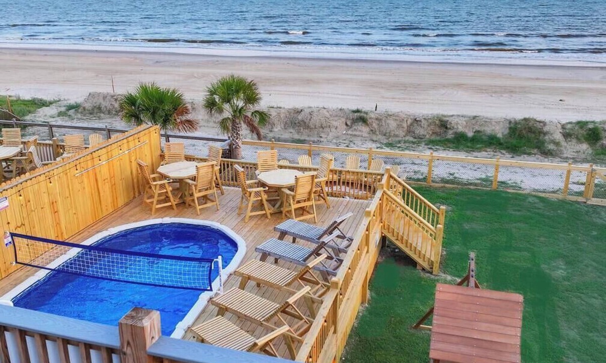 Port Bolivar House | Beachfront, Heated Pool, Hot Tub, Lift, Putt Putt, Pet Friendly, 24 Guests
