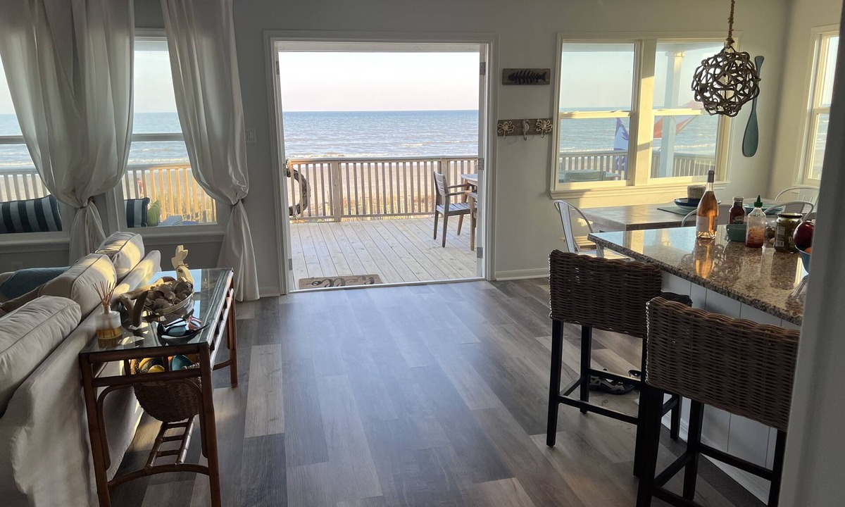 Bermuda Beach House | Beachfront Home! Ready for the summer!