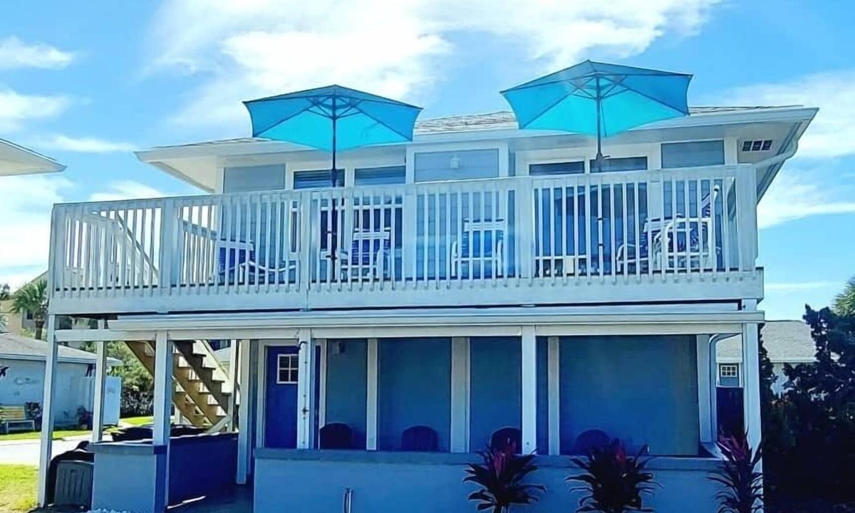 Surfcrest Village House | Beachside, 500 steps toes in sand, Pool, Family Friendly, Spring Break Paradise