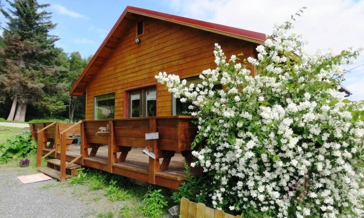 Kachemak House | Bear Canyon Cottages - Garden House