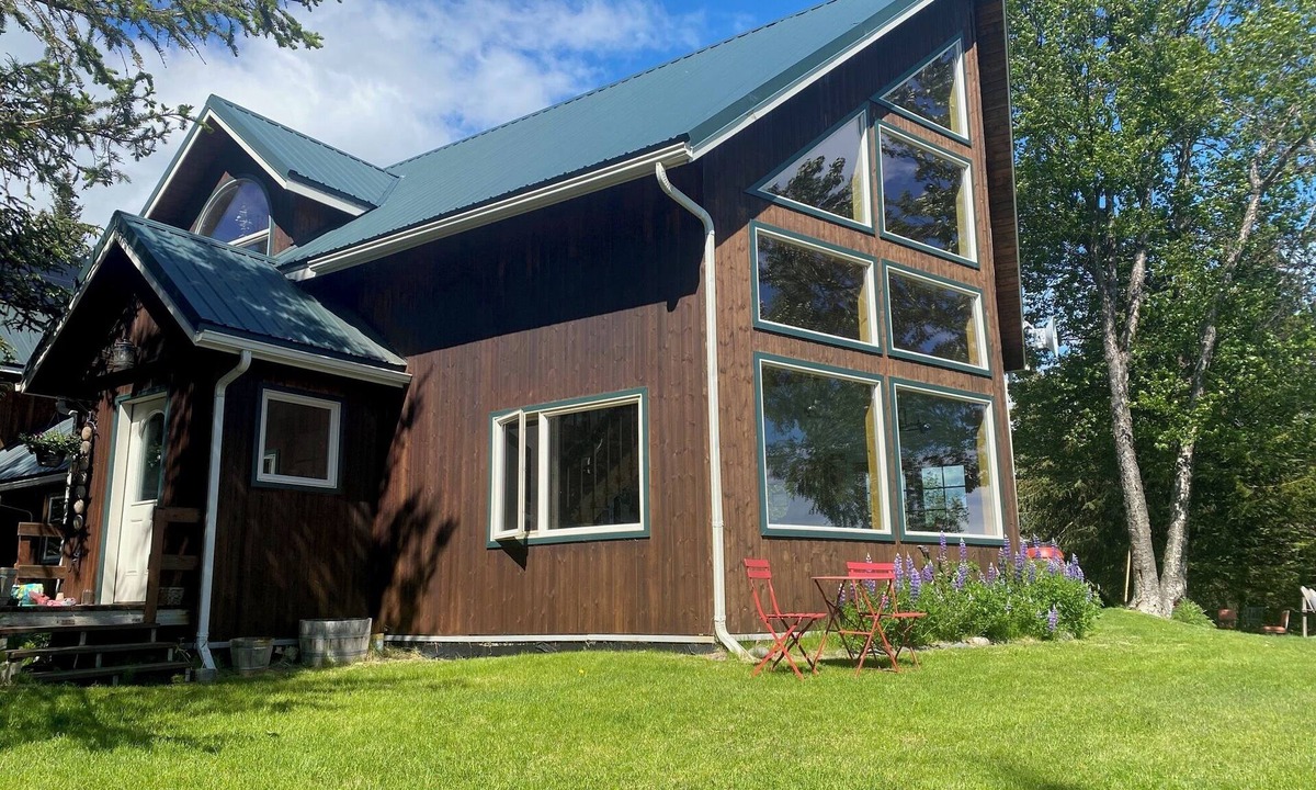 Fritz Creek House | Beautiful 2-bedroom Home: Private and Family Friendly