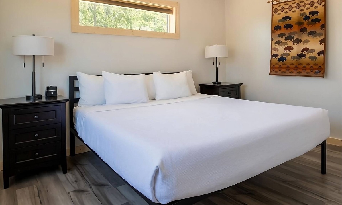Boardman Hotel | Beautiful and Quiet Spot! 2 Gorgeous Rooms, Pets Allowed, Pool & Free Parking