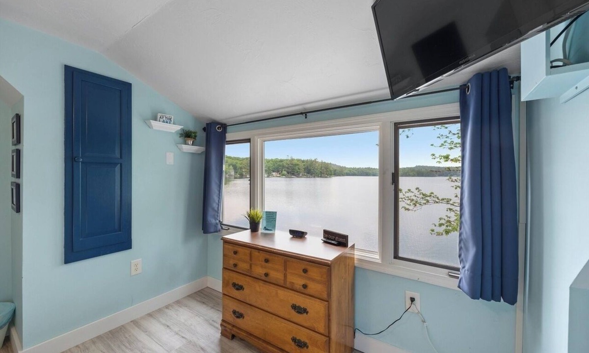 Franklin House | Beautiful Waterfront Home on Webster Lake!
