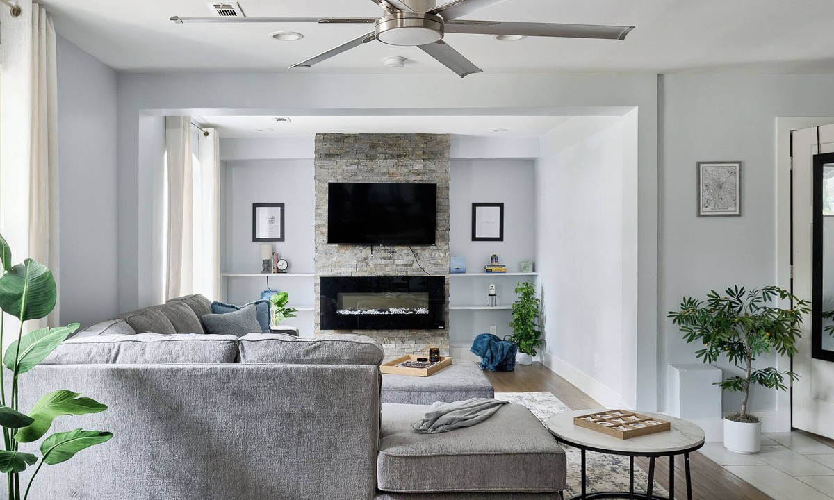 Charlotte House | Best Location!Chef's Kitchen, 2 lux bedrooms, 2baths, 3 dedicated workspaces
