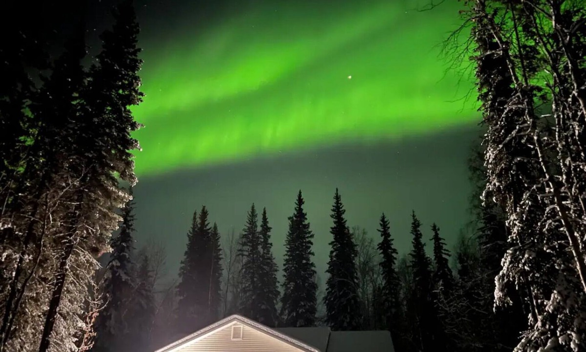 Badger Apartment | Borealis Abode: Abundant Amenities; Private Hot Tub, Pool Table, and King Bed