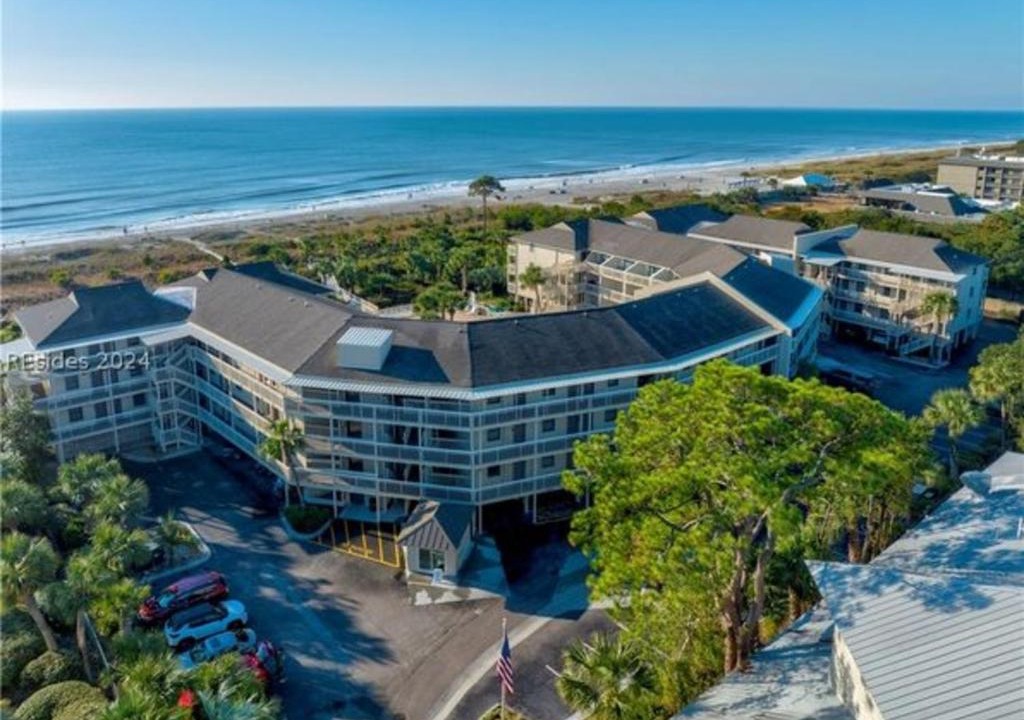North Forest Beach Apartment | Breakers 328 Oceanfront Hilton Head Condo Direct Beach Access - Vacation Rental HHI LLC