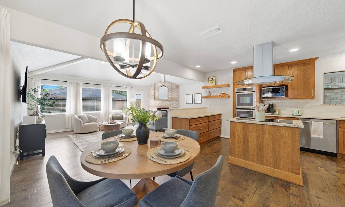 Spring House | Bright & Spacious 3-bedroom home in Spring