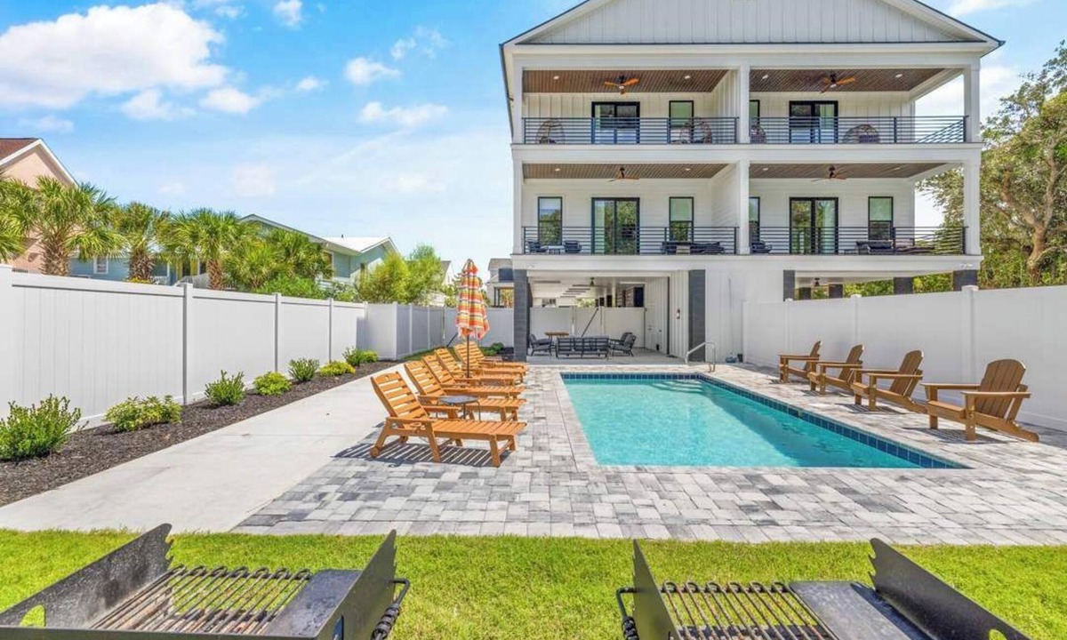 Long Bay Estates House | Casa Blanca Luna Showstopper Sea View Home