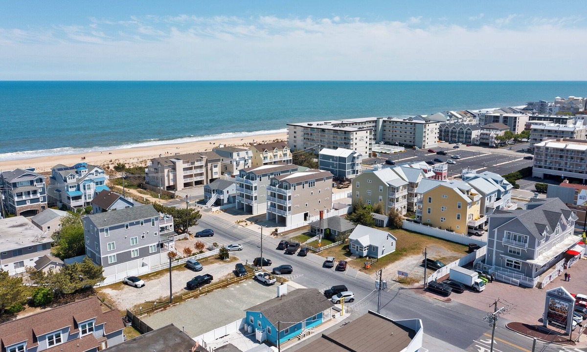 Fenwick Island House | Casa Del Sol, 2 bedroom condo in Fenwick Island! Walking distance to the beach. Free WIFI, Shopping and more!