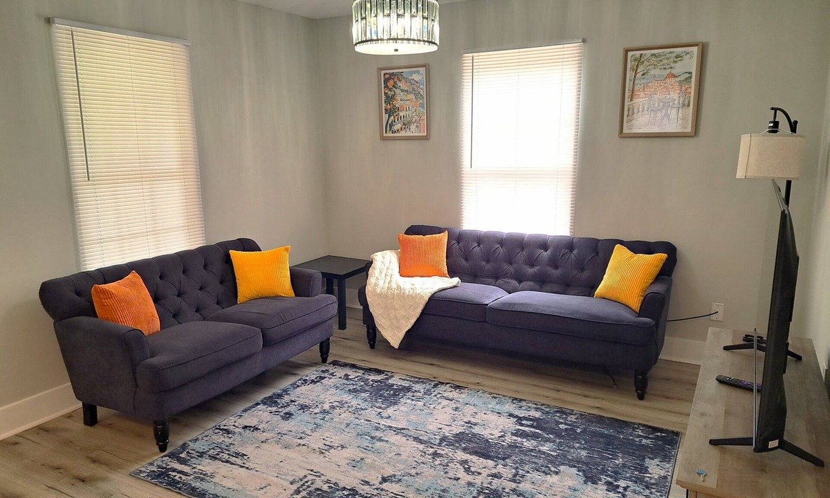 Atlanta Cottage | Casa Emily - 3-bedroom cottage in 30318 near Mercedes Benz Stadium