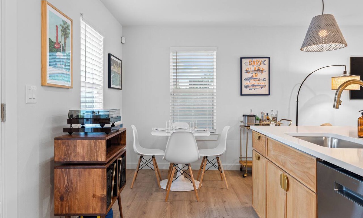 Central East Austin House | Casa Que Canta by AvantStay | Private Pool, Firepit & Walkable East Austin Gem