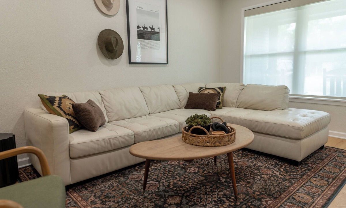 Rio Vista House | Charming 2-bedroom 2-bath house close to Texas State University and the River