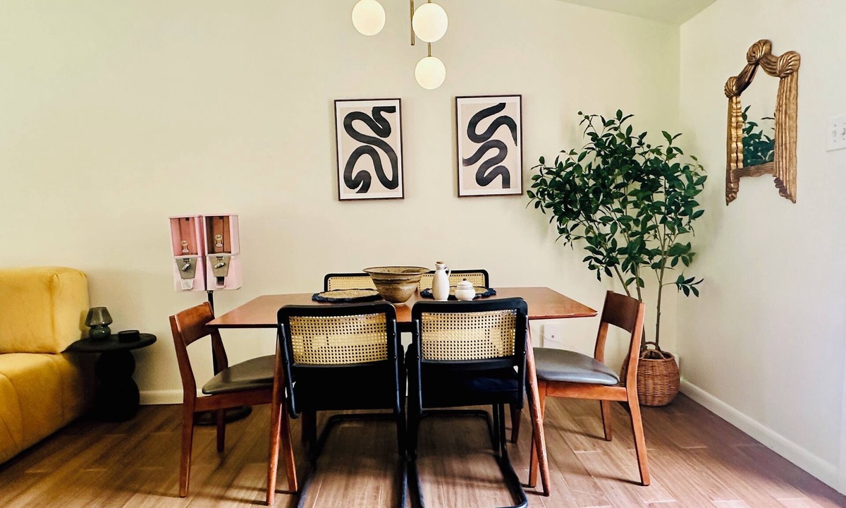 Clarksville House | Charming 2-bedroom bungalow in welcoming Austin with WiFi, AC