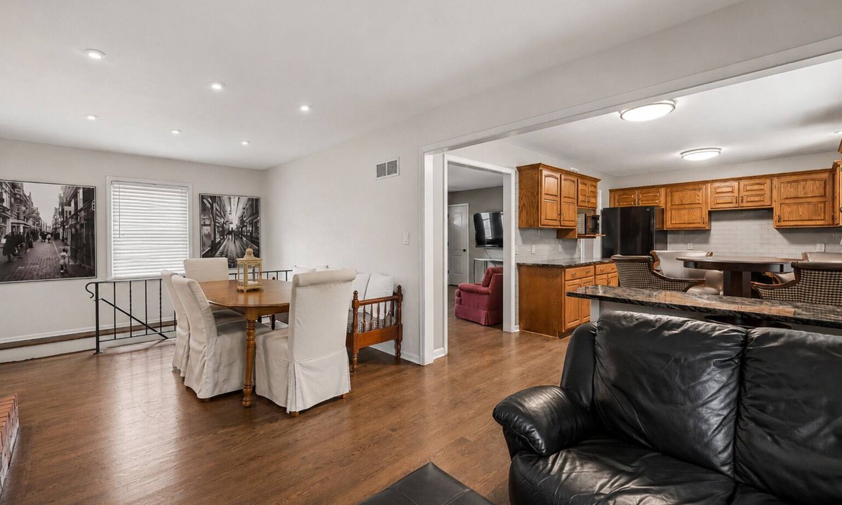 Independence House | Charming 3-bedroom house with fenced yard