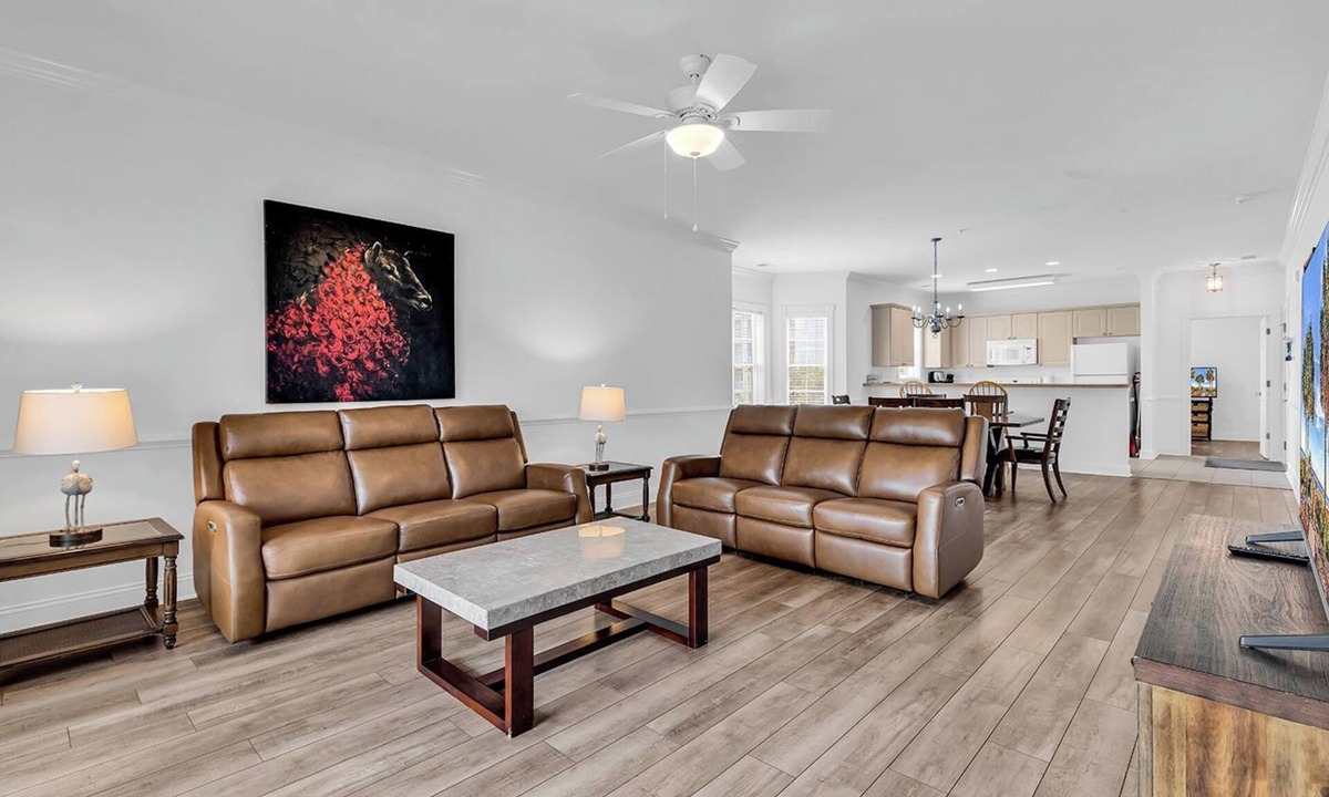 Central Myrtle Beach Villa | Charming 3-bedroom 6 beds villa with elevator and free parking