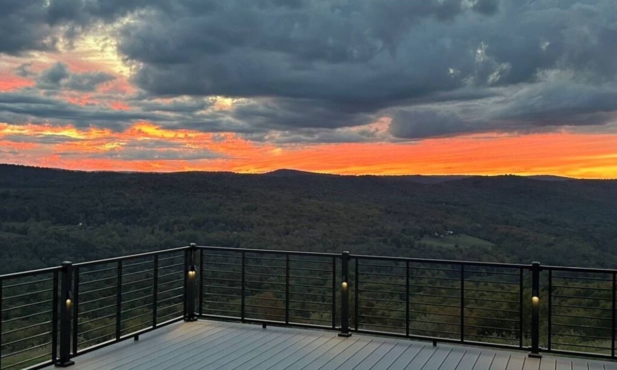 Leyden House | Charming 4 bdrm house with Views, 200 acres, Private Schools, Skiing, Hiking…